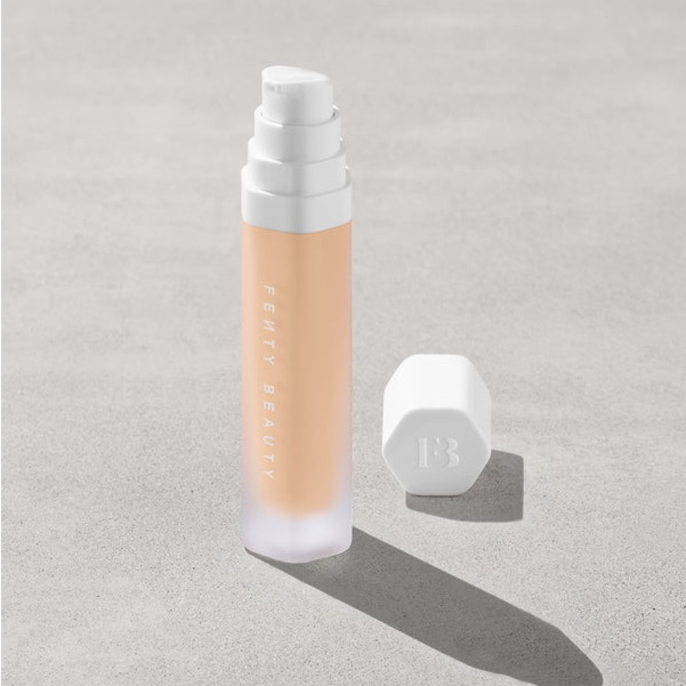 Fenty Beauty Pro Filt'r Soft Matte Foundation - Tan Shade 230